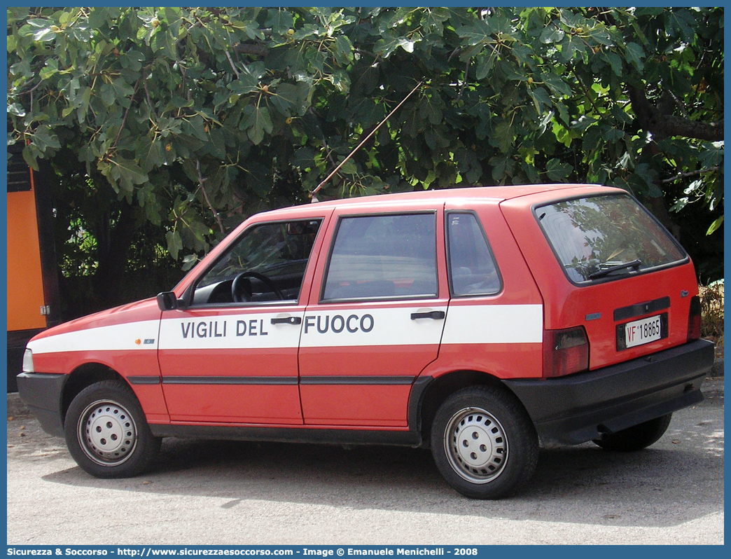 VF 18865
Corpo Nazionale Vigili del Fuoco
Fiat Uno II serie
Parole chiave: VF;VVF;V.F.;V.V.F.;Corpo;Nazionale;Vigili del Fuoco;Vigili;Fuoco;Fiat;Uno