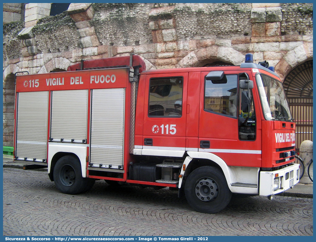 VF 20677
Corpo Nazionale Vigili del Fuoco
Iveco Magirus CityEuroFire
100E21 I serie
Parole chiave: VVF;V.V.F.;Corpo;Nazionale;Vigili;del;Fuoco;AutoPompaSerbatoio;APS;A.P.S.;Iveco;Magirus;EuroFire;100E21