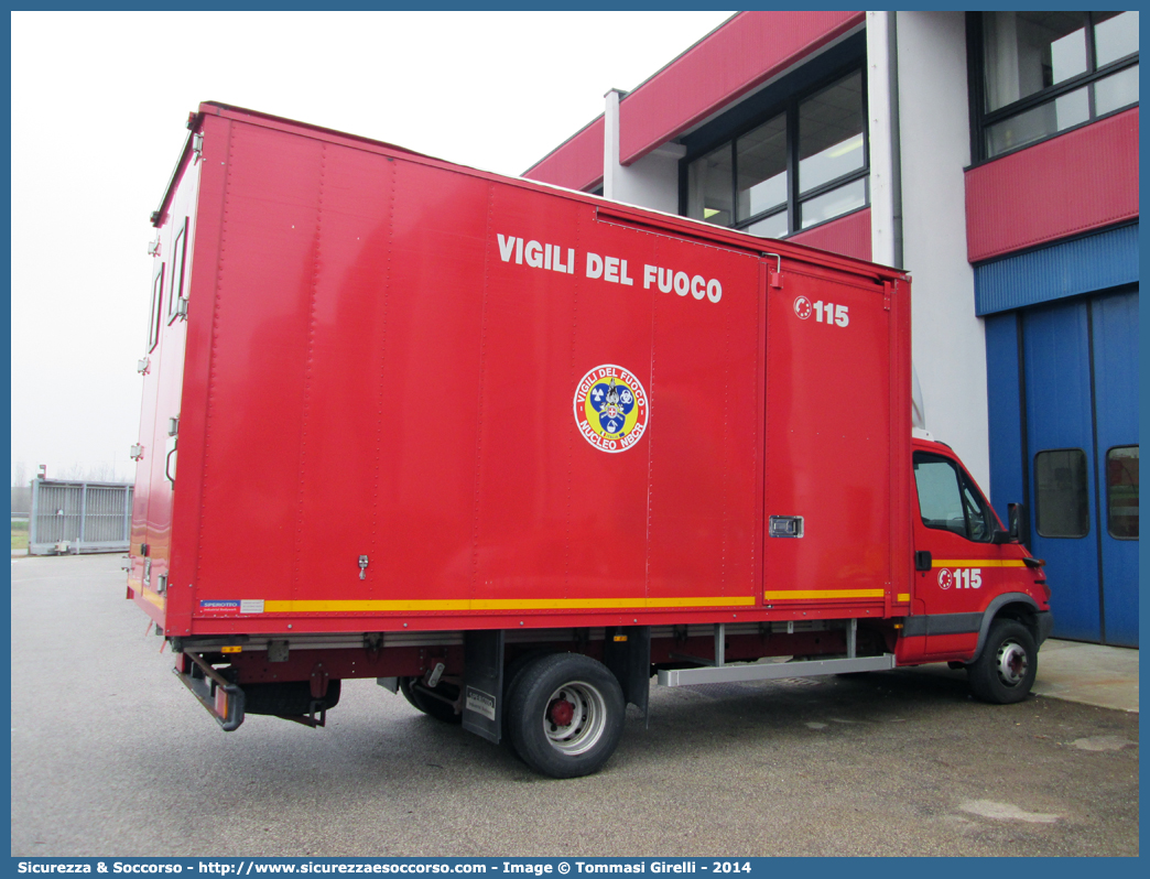 VF 22809
Corpo Nazionale Vigili del Fuoco
Nucleo N.B.C.R.
Iveco Daily 60C15 III serie
Allestitore Sperotto S.p.A.
Parole chiave: VVF;V.V.F.;Corpo;Nazionale;Vigili;del;Fuoco;Iveco;Daily;60C15;NBCR;N.B.C.R.;Nucleare;Batteriologico;Chimico;Radiologico;Radiometrico;Radiometria;Radioattività;Radioattivita;Sperotto