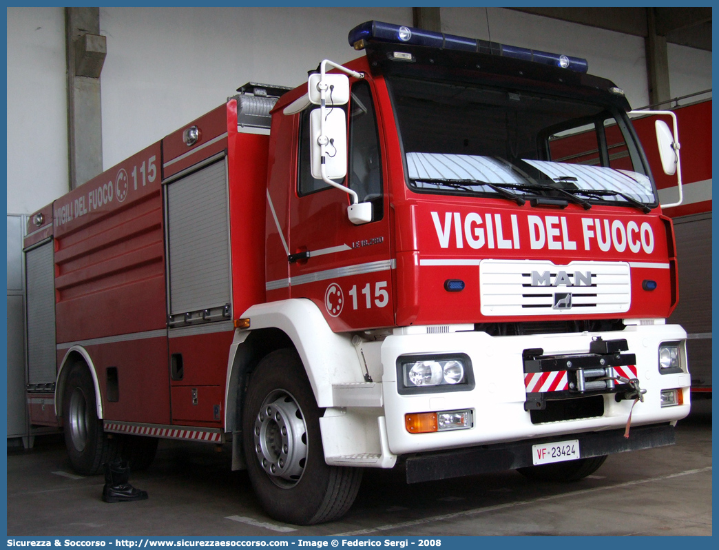 VF 23424
Corpo Nazionale Vigili del Fuoco
MAN LE 18.200
Allestitore Piemme Antincendi S.r.l.
Parole chiave: Corpo;Nazionale;Vigili del Fuoco;Vigili;Fuoco;ABP;A.B.P.;AutoBottePompa;AutoBotte;Astra;MAN;LE;18.200;Piemme;Antincendi;23424