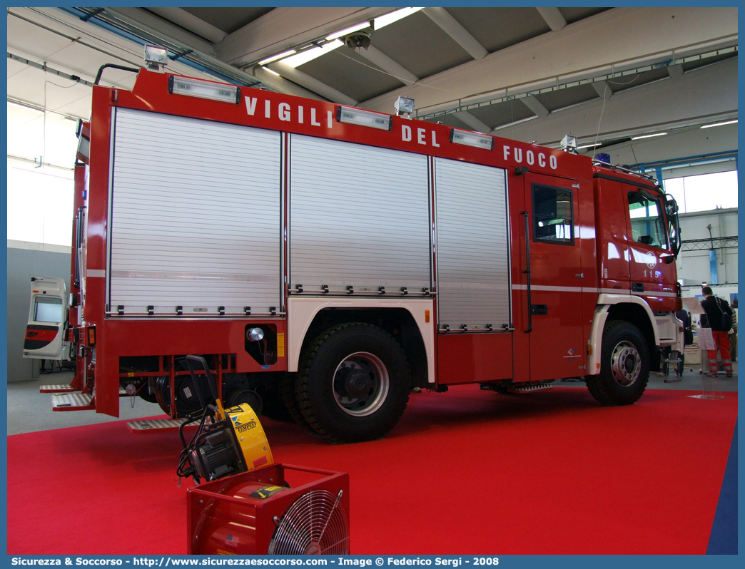 VF 24125
Corpo Nazionale Vigili del Fuoco
Mercedes Benz Actros 1832 II serie
Allestitore BAI S.r.l. - Zagro GmbH
Parole chiave: VVF;V.V.F.;Corpo;Nazionale;Vigili;del;Fuoco;AutoPompaSerbatoio;APS;AutoPompa;Mercedes Benz;Actros;1832;BAI;Zagro