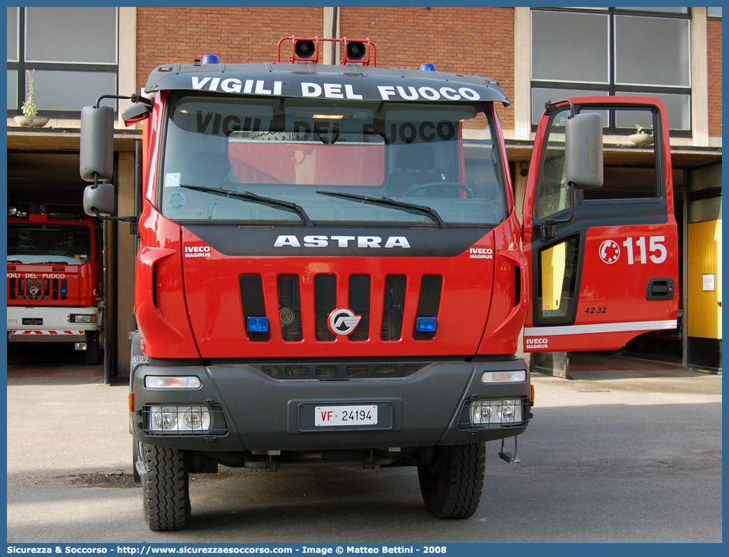 VF 24194
Corpo Nazionale Vigili del Fuoco
Astra HD8 42.32 
Allestitore Iveco Magirus
Parole chiave: Corpo;Nazionale;Vigili del Fuoco;Vigili;Fuoco;ABP;A.B.P.;AutoBottePompa;AutoBotte;Astra;HD8;42.32;Magirus;24194