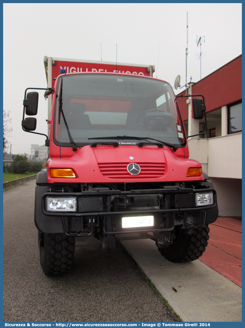 VF 24613
Corpo Nazionale Vigili del Fuoco
Nucleo Telecomunicazioni Radio
Mercedes Benz Unimog U500
Parole chiave: VF;VVF;V.F.;V.V.F.;Corpo;Nazionale;Vigili del Fuoco;Vigili;Fuoco;Mercedes Benz;Unimog;U500;U 500;Telecomunicazioni;Tele Comunicazioni;Radio