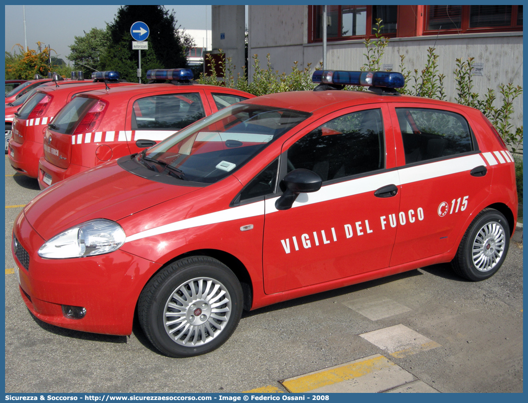 VF 25006
Corpo Nazionale Vigili del Fuoco
Fiat Grande Punto
Parole chiave: VVF;V.V.F.;Corpo;Nazionale;Vigili;del;Fuoco;Fiat;Grande;Punto