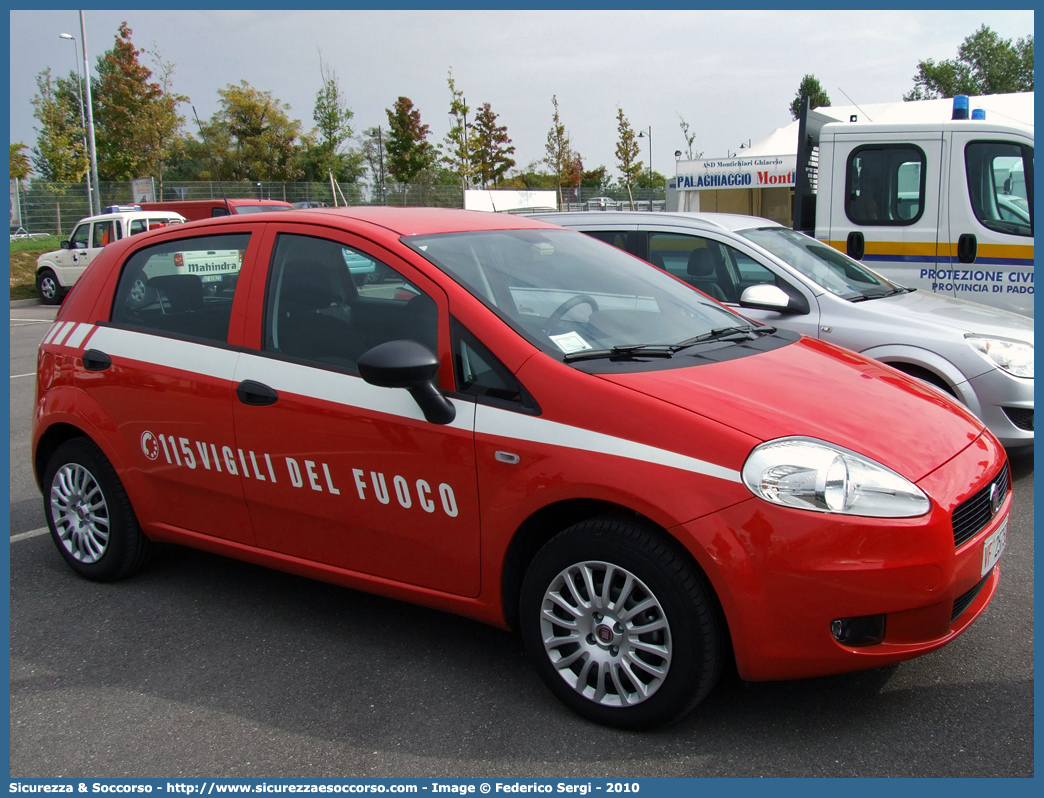 VF 25750
Corpo Nazionale Vigili del Fuoco
Fiat Grande Punto
Parole chiave: VVF;V.V.F.;Corpo;Nazionale;Vigili;del;Fuoco;Fiat;Grande;Punto