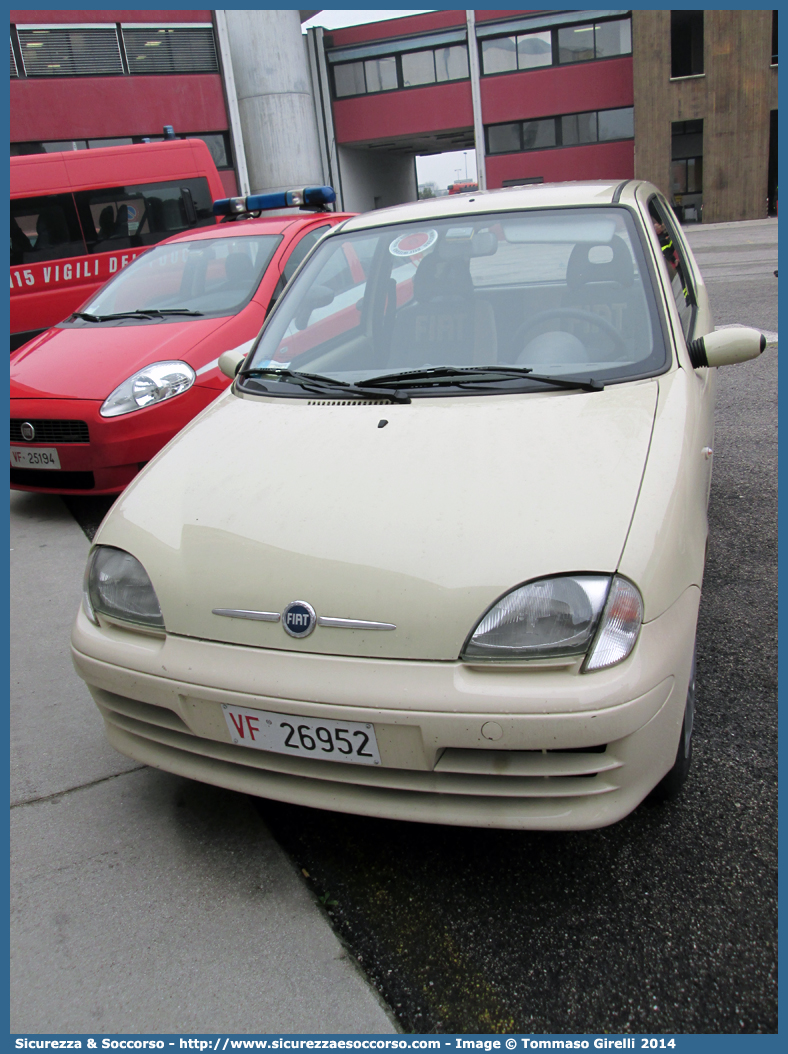 VF 26952
Corpo Nazionale Vigili del Fuoco
Fiat Seicento
Parole chiave: VF;VVF;V.F.;V.V.F.;Corpo;Nazionale;Vigili del Fuoco;Vigili;Fuoco;Fiat;Seicento