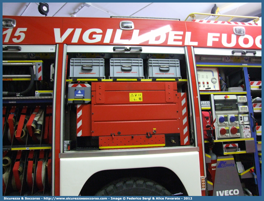 VF 7A9TN
Corpo Volontario Vigili del Fuoco San Martino di Castrozza
Iveco Magirus EuroFire 140E28 4x4 II serie "Grizzly"
Parole chiave: VF;V.F.;Vigili del Fuoco;Vigili;Fuoco;Volontari;San Martino di Castrozza;Iveco;Magirus;EuroFire;140E28 4x4 II serie;Grizzly;7A9TN