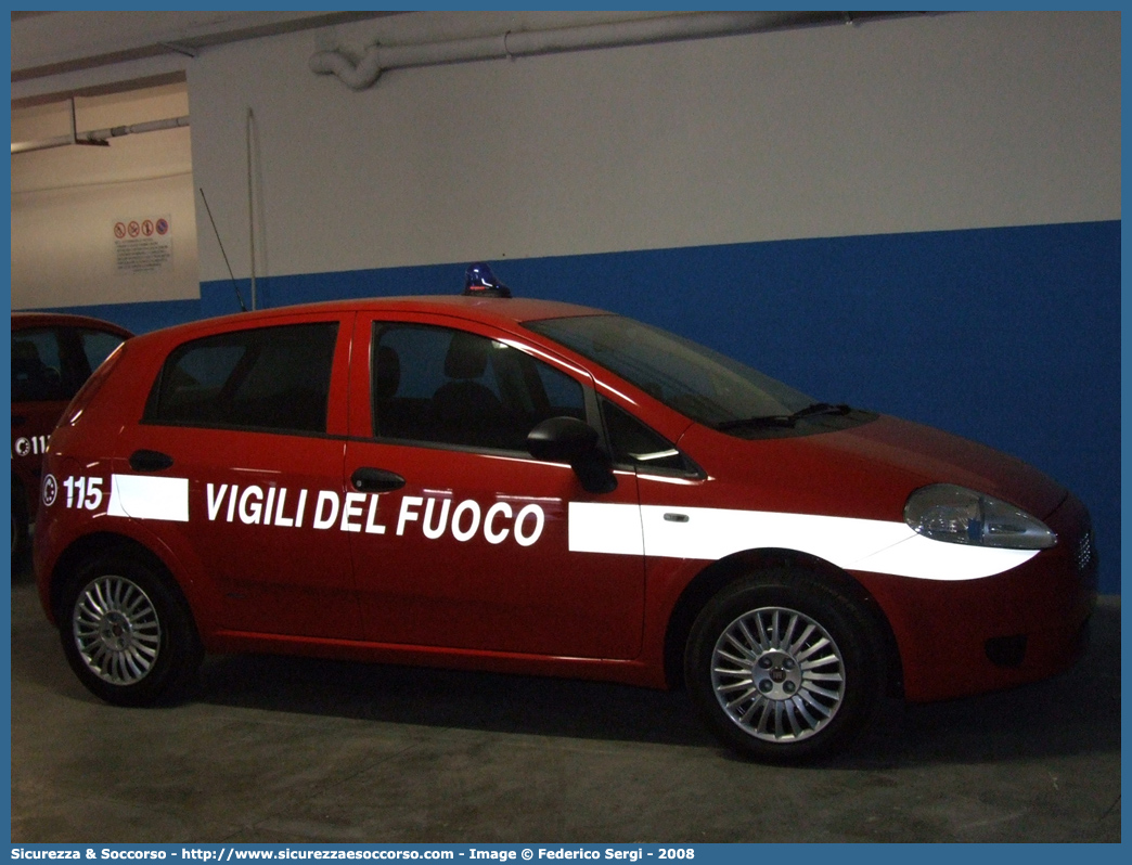 VF 24673
Corpo Nazionale Vigili del Fuoco
Fiat Grande Punto
Parole chiave: VVF;V.V.F.;Corpo;Nazionale;Vigili;del;Fuoco;Fiat;Grande;Punto