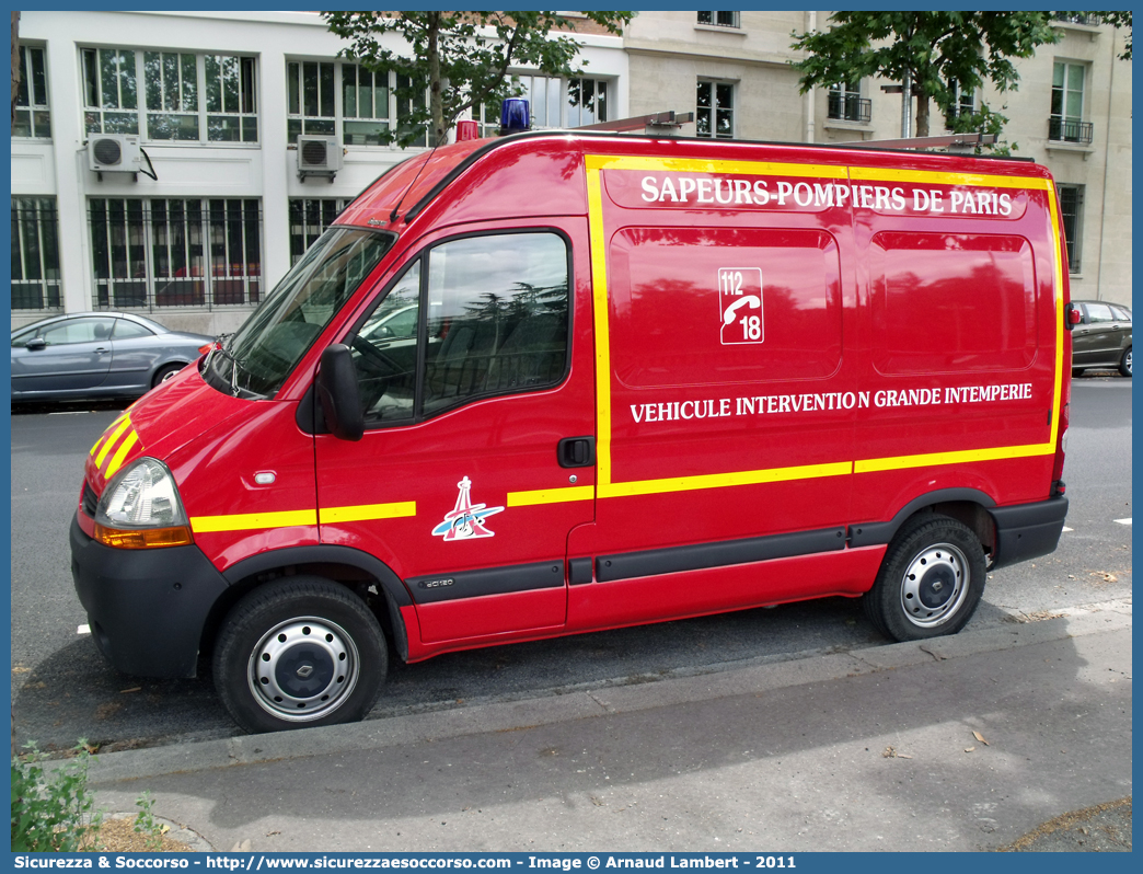 VIGI 1
République Française
Sapeurs Pompiers de Paris
Véhicule Intervention Grande Intempérie
Renault Master III generation
Parole chiave: République;Française;Sapeurs;Pompiers;Paris;VIGI;Véhicule;Intervention;Grande;Intempérie;Renault;Master