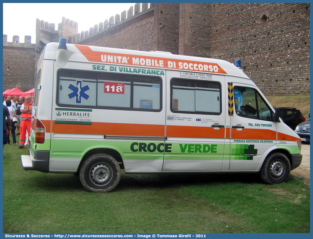 25
Croce Verde Verona
Mercedes Benz Sprinter I serie
Sezione di Villafranca 
Parole chiave: Croce Verde;CV;C.V.;Verona;Pubblica;Assistenza;Ambulanza;Mercedes Benz;Sprinter;25;villafranca