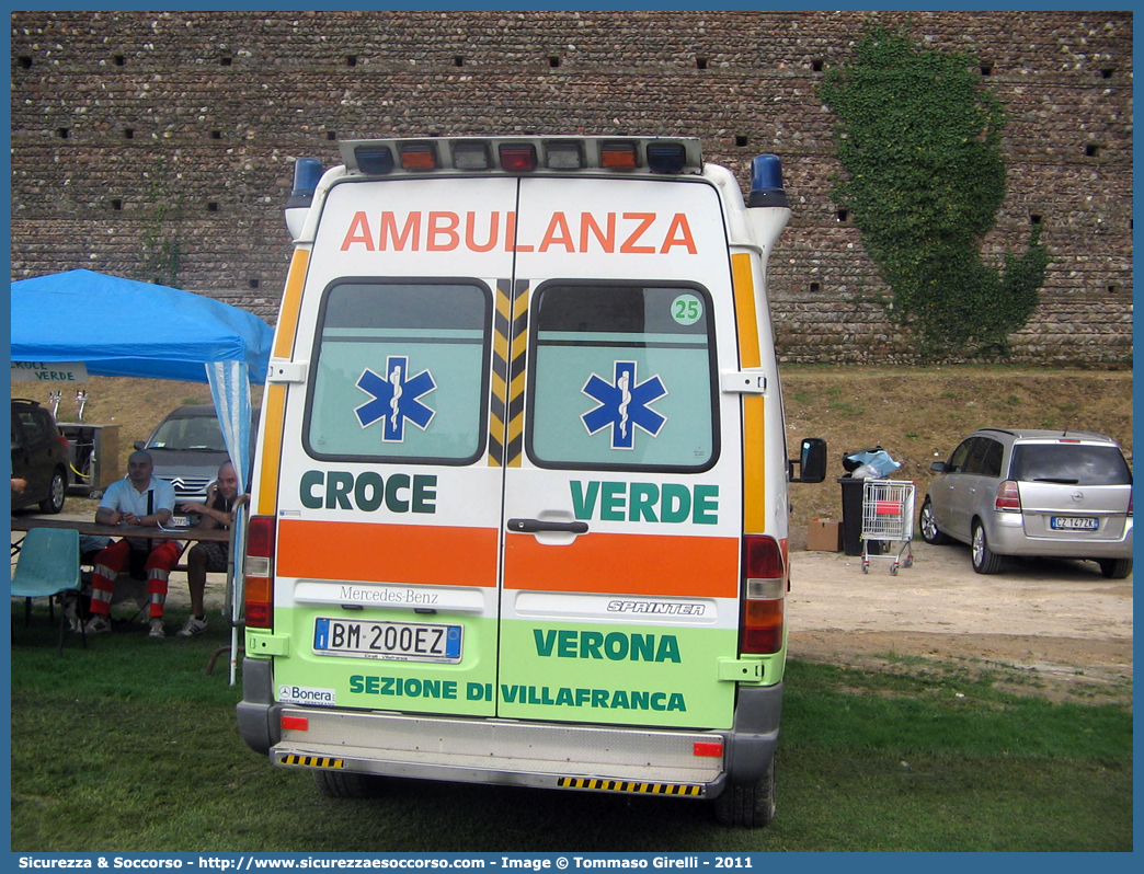 25
Croce Verde Verona
Mercedes Benz Sprinter I serie
Sezione di Villafranca 
Parole chiave: Croce Verde;CV;C.V.;Verona;Pubblica;Assistenza;Ambulanza;Mercedes Benz;Sprinter;25;villafranca