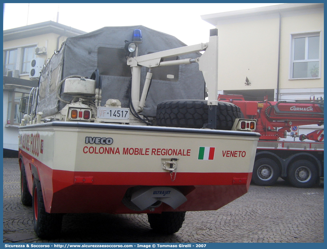 VF 14517
Corpo Nazionale Vigili del Fuoco
Veicoli per Interventi in Ambiente Ostile
Iveco 6640 G
Parole chiave: VVF;V.V.F.;Corpo;Nazionale;Vigili;del;Fuoco;Ambiente;Ostile;Iveco;6640;G