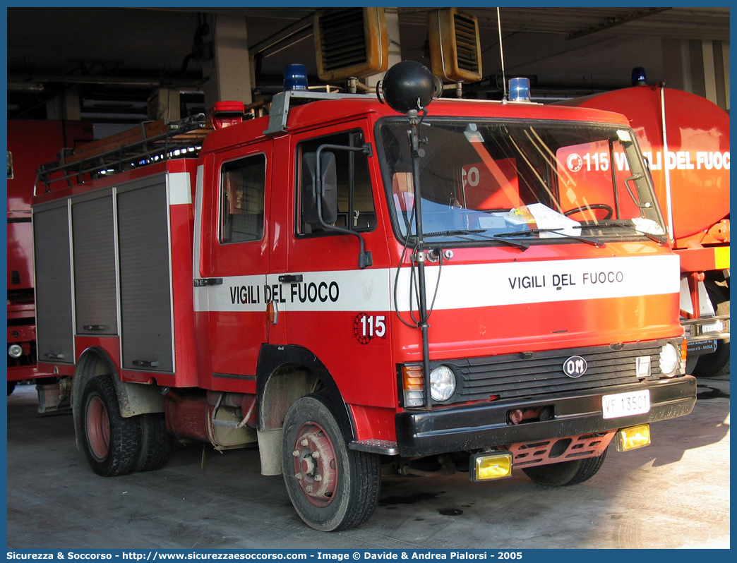 VF 13501
Corpo Nazionale Vigili del Fuoco
Fiat Iveco OM 79-13
Allestitore Baribbi S.p.A.
Parole chiave: VVF;V.V.F.;Corpo;Nazionale;Vigili;del;Fuoco;AutoPompaSerbatoio;APS;AutoPompa;Fiat;Iveco;OM;79-13;79;13;79.13;Baribbi