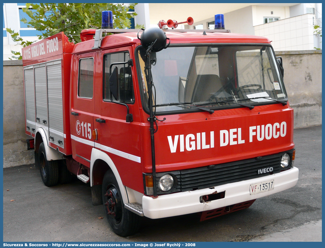 VF 13517
Corpo Nazionale Vigili del Fuoco
Fiat Iveco OM 79-13
Allestitore Baribbi S.p.A.
Parole chiave: VVF;V.V.F.;Corpo;Nazionale;Vigili;del;Fuoco;AutoPompaSerbatoio;APS;AutoPompa;Fiat;Iveco;OM;79-13;79;13;79.13;Baribbi