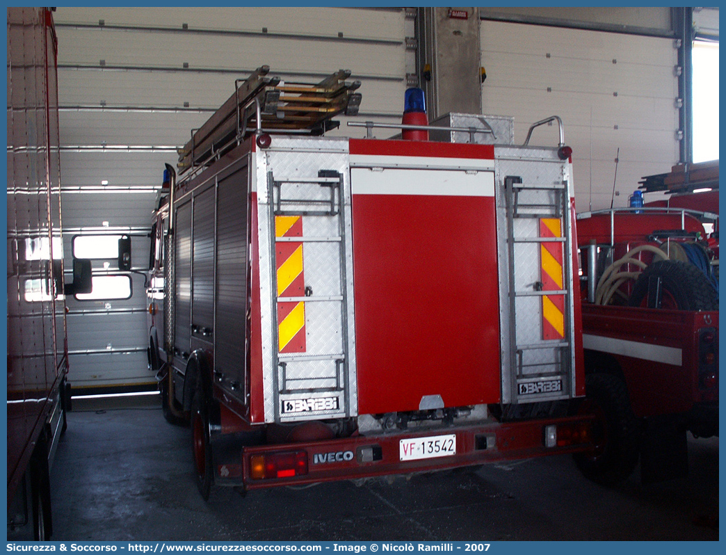 VF 13542
Corpo Nazionale Vigili del Fuoco
Fiat Iveco OM 79-13
Allestitore Baribbi S.p.A.
Parole chiave: VVF;V.V.F.;Corpo;Nazionale;Vigili;del;Fuoco;AutoPompaSerbatoio;APS;AutoPompa;Fiat;Iveco;OM;79-13;79;13;79.13;Baribbi