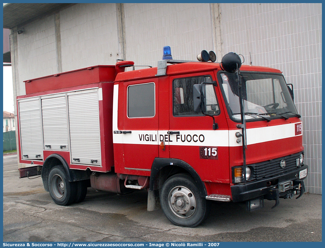 VF 13544
Corpo Nazionale Vigili del Fuoco
Fiat Iveco OM 79-13
Allestitore Baribbi S.p.A.
Parole chiave: VVF;V.V.F.;Corpo;Nazionale;Vigili;del;Fuoco;AutoPompaSerbatoio;APS;AutoPompa;Fiat;Iveco;OM;79-13;79;13;79.13;Baribbi