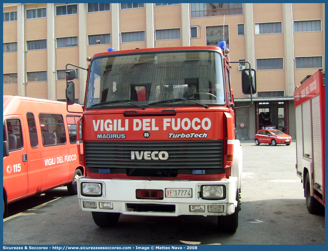 VF 17774
Corpo Nazionale Vigili del Fuoco
Iveco 190-26 TurboTech
Allestitore Iveco Magirus
(variante)
Parole chiave: VVF;V.V.F.;Corpo;Nazionale;Vigili;del;Fuoco;AutoPompaSerbatoio;APS;AutoPompa;Iveco;190-26;TurboTech;VF;17786