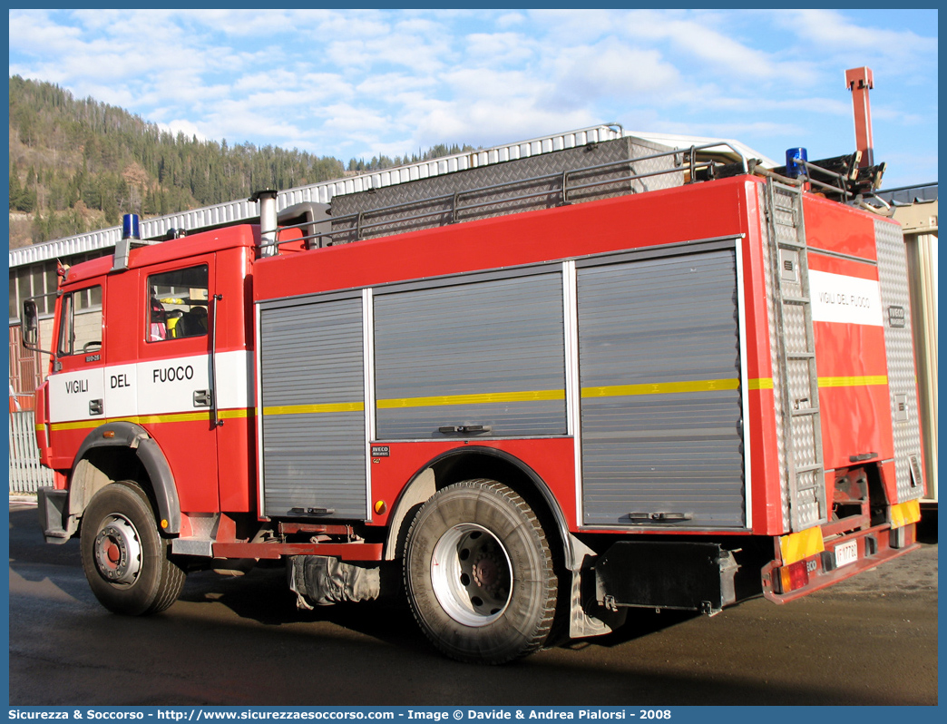 VF 17780
Corpo Nazionale Vigili del Fuoco
Iveco 190-26 TurboTech
Allestitore Iveco Magirus
Parole chiave: VVF;V.V.F.;Corpo;Nazionale;Vigili;del;Fuoco;AutoPompaSerbatoio;APS;AutoPompa;Iveco;190-26;TurboTech;VF;17786