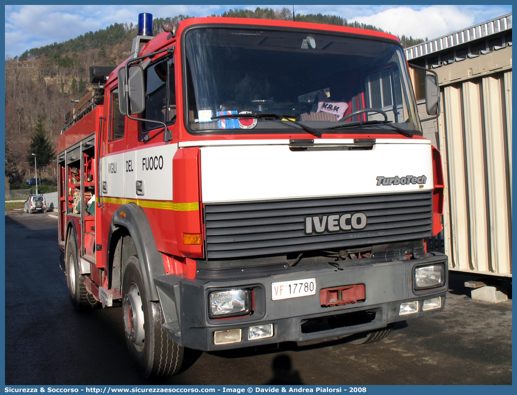 VF 17780
Corpo Nazionale Vigili del Fuoco
Iveco 190-26 TurboTech
Allestitore Iveco Magirus
Parole chiave: VVF;V.V.F.;Corpo;Nazionale;Vigili;del;Fuoco;AutoPompaSerbatoio;APS;AutoPompa;Iveco;190-26;TurboTech;VF;17786