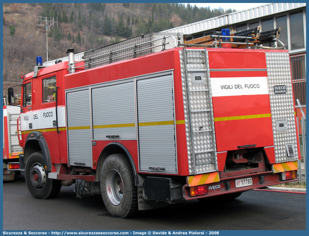 VF 17780
Corpo Nazionale Vigili del Fuoco
Iveco 190-26 TurboTech
Allestitore Iveco Magirus
Parole chiave: VVF;V.V.F.;Corpo;Nazionale;Vigili;del;Fuoco;AutoPompaSerbatoio;APS;AutoPompa;Iveco;190-26;TurboTech;VF;17786