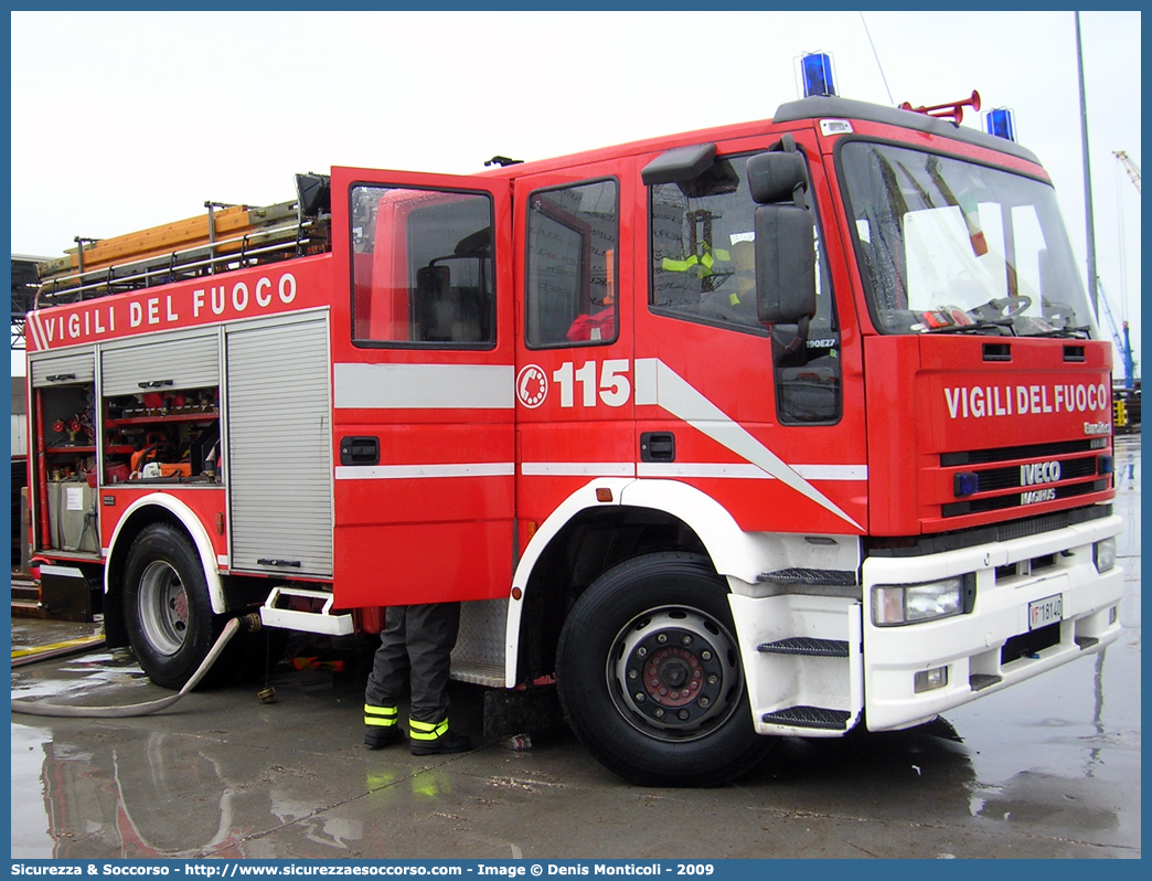 VF 18140
Corpo Nazionale Vigili del Fuoco
Iveco Magirus EuroTech 190E27 
Parole chiave: VVF;V.V.F.;Corpo;Nazionale;Vigili;del;Fuoco;AutoPompaSerbatoio;APS;A.P.S.;Iveco;Magirus;EuroTech;190E27