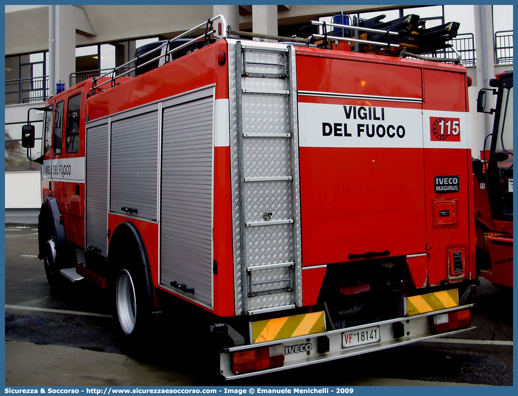 VF 18141
Corpo Nazionale Vigili del Fuoco
Iveco Magirus EuroTech 190E27 
Parole chiave: Corpo;Nazionale;Vigili del Fuoco;Vigili;Fuoco;AutoPompaSerbatoio;APS;AutoPompa;Iveco;EuroTech;190E27;VF;VF 18141