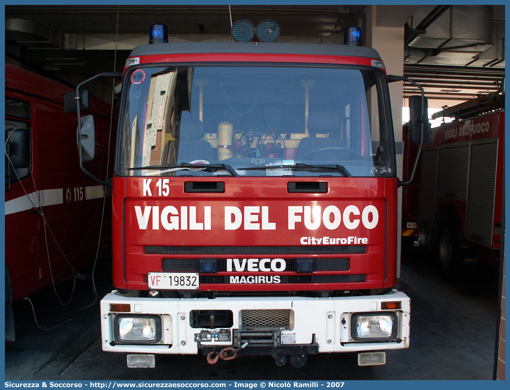 VF 19832
Corpo Nazionale Vigili del Fuoco
Iveco Magirus CityEuroFire
100E21 I serie

Parole chiave: VVF;V.V.F.;Corpo;Nazionale;Vigili;del;Fuoco;AutoPompaSerbatoio;APS;A.P.S.;Iveco;Magirus;EuroFire;100E21