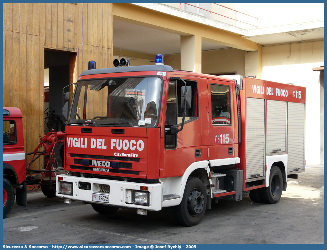 VF 19872
Corpo Nazionale Vigili del Fuoco
Iveco Magirus CityEuroFire
100E21 I serie
Parole chiave: VVF;V.V.F.;Corpo;Nazionale;Vigili;del;Fuoco;AutoPompaSerbatoio;APS;A.P.S.;Iveco;Magirus;EuroFire;100E21