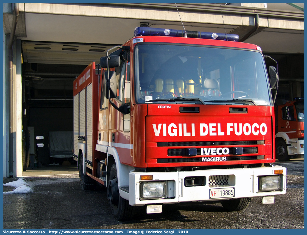 VF 19885
Corpo Nazionale Vigili del Fuoco
Iveco Magirus CityEuroFire
100E21 I serie
Ricondizionato Fortini S.r.l.
Parole chiave: VVF;V.V.F.;Corpo;Nazionale;Vigili;del;Fuoco;AutoPompaSerbatoio;APS;A.P.S.;Iveco;Magirus;EuroFire;100E21