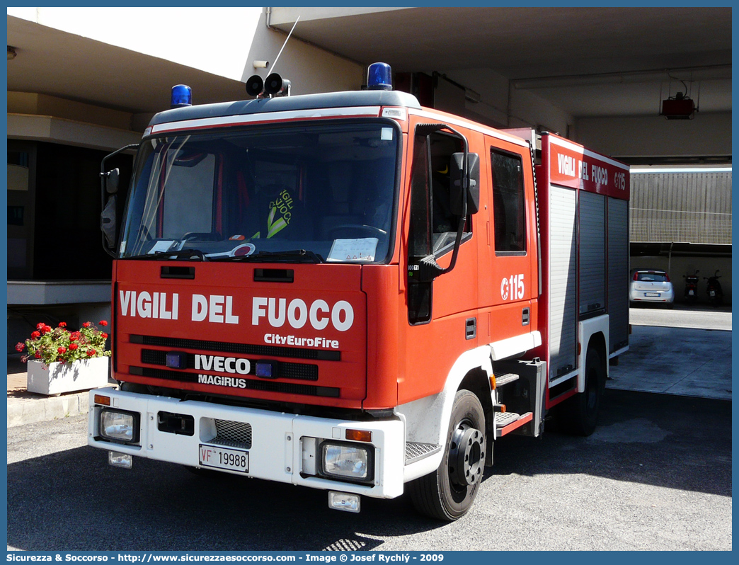 VF 19988
Corpo Nazionale Vigili del Fuoco
Iveco Magirus CityEuroFire
100E21 I serie
Parole chiave: VVF;V.V.F.;Corpo;Nazionale;Vigili;del;Fuoco;AutoPompaSerbatoio;APS;A.P.S.;Iveco;Magirus;EuroFire;100E21