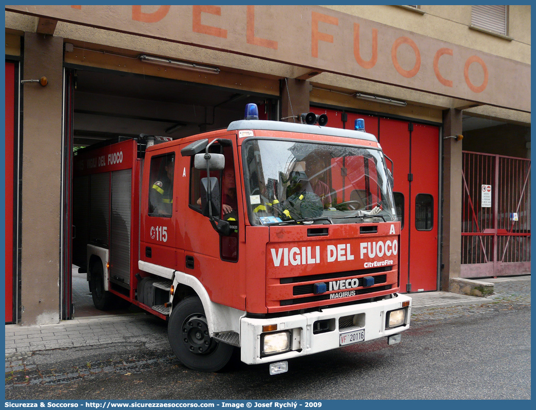 VF 20116
Corpo Nazionale Vigili del Fuoco
Iveco Magirus CityEuroFire
100E21 I serie
Parole chiave: VVF;V.V.F.;Corpo;Nazionale;Vigili;del;Fuoco;AutoPompaSerbatoio;APS;A.P.S.;Iveco;Magirus;EuroFire;100E21