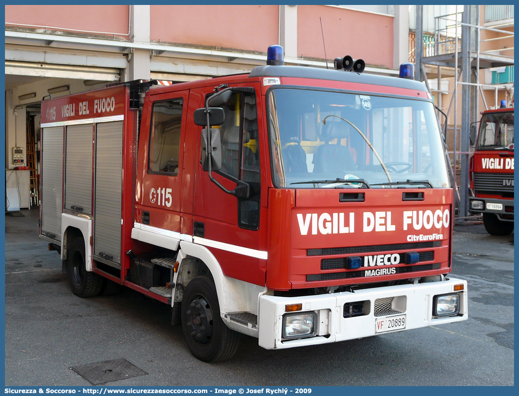 VF 20889
Corpo Nazionale Vigili del Fuoco
Iveco Magirus CityEuroFire
100E21 I serie
Parole chiave: VVF;V.V.F.;Corpo;Nazionale;Vigili;del;Fuoco;AutoPompaSerbatoio;APS;A.P.S.;Iveco;Magirus;EuroFire;100E21