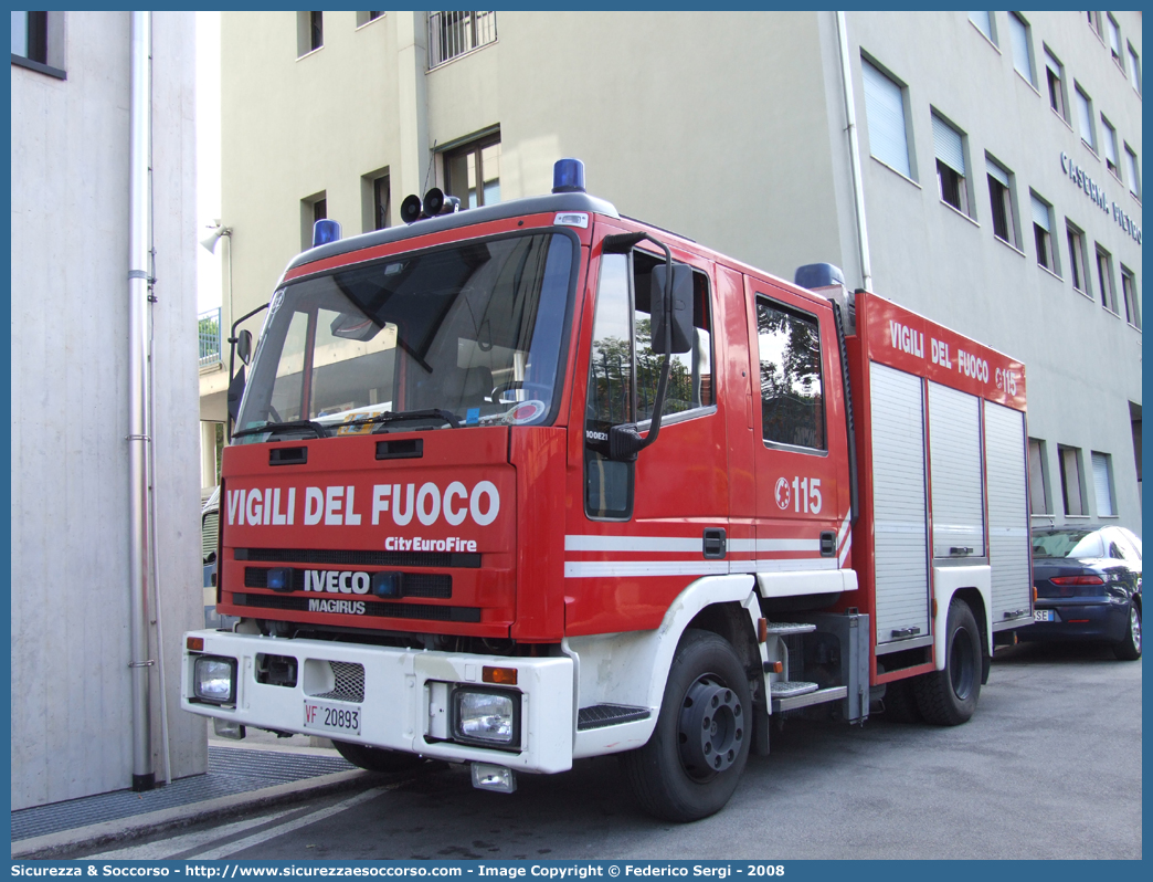 VF 20893
Corpo Nazionale Vigili del Fuoco
Iveco Magirus CityEuroFire
100E21 I serie
(variante)
Parole chiave: VVF;V.V.F.;Corpo;Nazionale;Vigili;del;Fuoco;AutoPompaSerbatoio;APS;A.P.S.;Iveco;Magirus;EuroFire;100E21