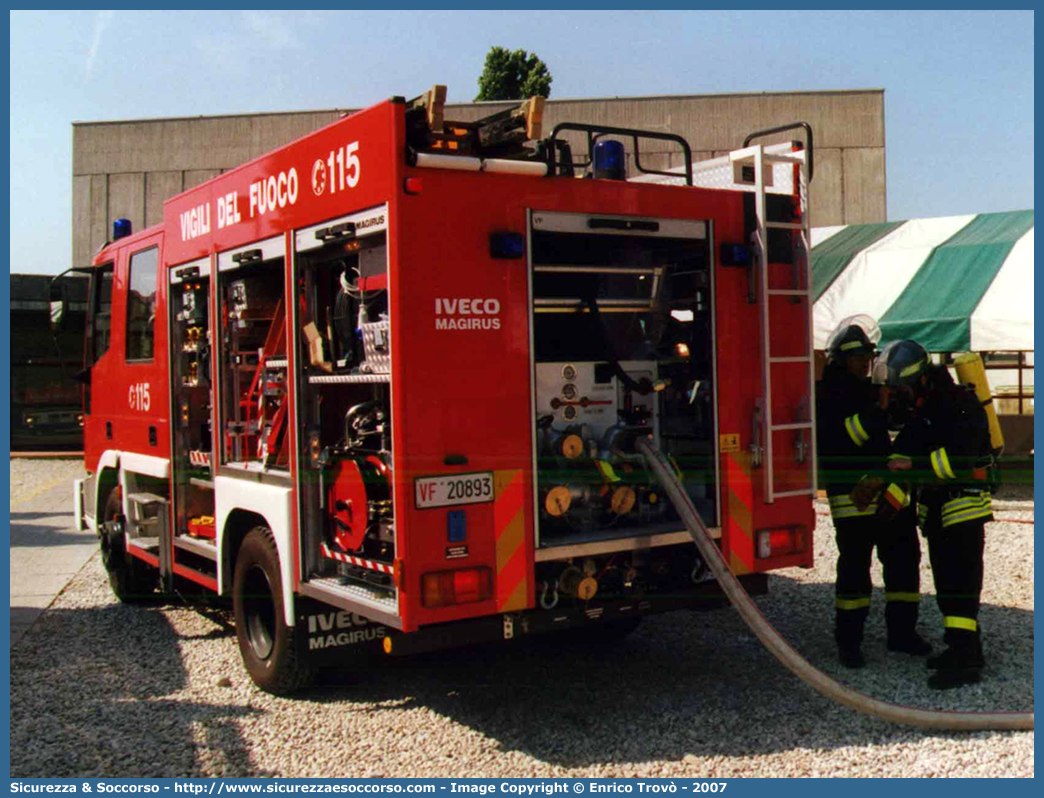 VF 20893
Corpo Nazionale Vigili del Fuoco
Iveco Magirus CityEuroFire
100E21 I serie
Parole chiave: VVF;V.V.F.;Corpo;Nazionale;Vigili;del;Fuoco;AutoPompaSerbatoio;APS;A.P.S.;Iveco;Magirus;EuroFire;100E21