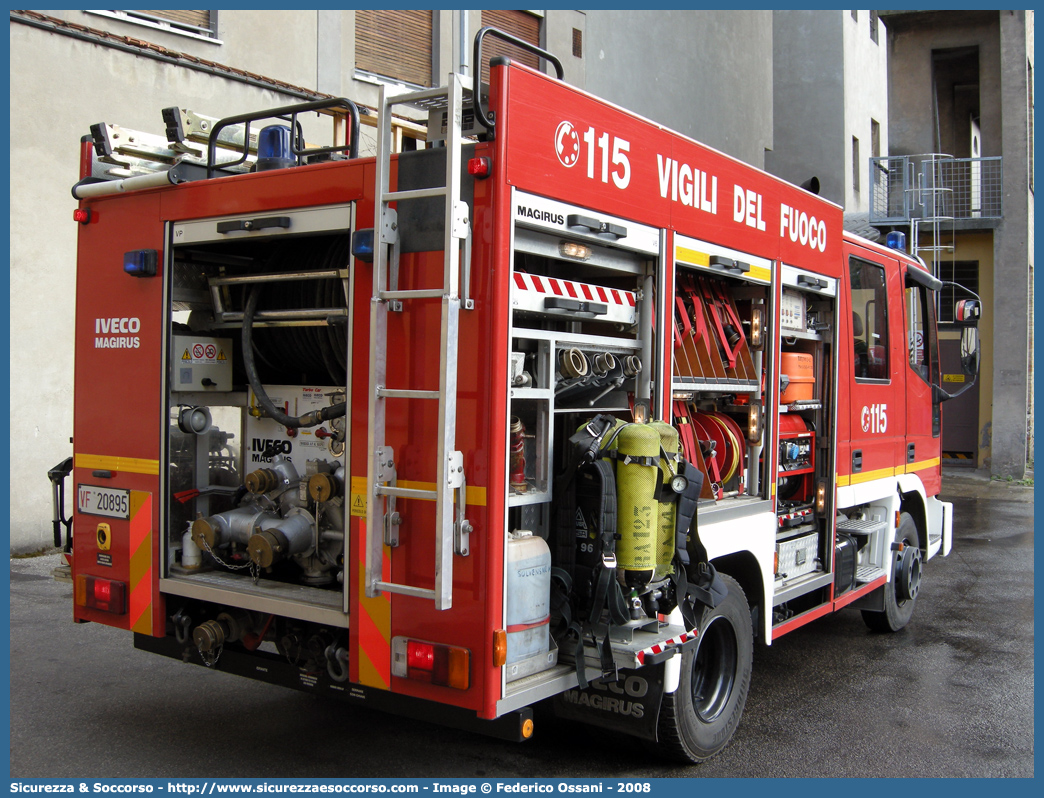 VF 20895
Corpo Nazionale Vigili del Fuoco
Iveco Magirus CityEuroFire
100E21 I serie
Parole chiave: VVF;V.V.F.;Corpo;Nazionale;Vigili;del;Fuoco;AutoPompaSerbatoio;APS;A.P.S.;Iveco;Magirus;EuroFire;100E21