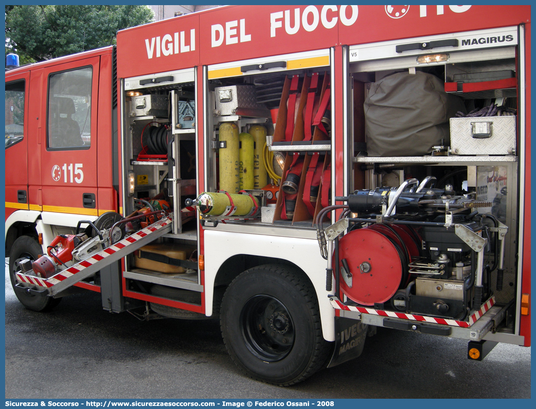 VF 20895
Corpo Nazionale Vigili del Fuoco
Iveco Magirus CityEuroFire
100E21 I serie
Parole chiave: VVF;V.V.F.;Corpo;Nazionale;Vigili;del;Fuoco;AutoPompaSerbatoio;APS;A.P.S.;Iveco;Magirus;EuroFire;100E21