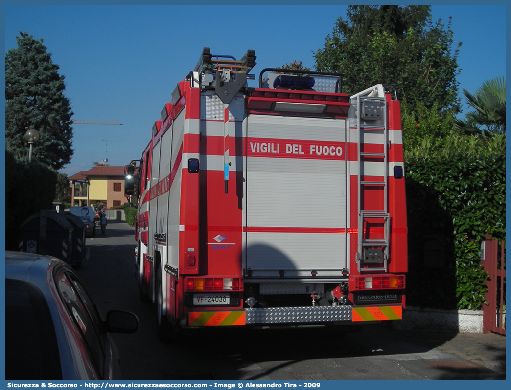 VF 24038
Corpo Nazionale Vigili del Fuoco
Mercedes Benz Actros 1841
Allestitore BAI S.r.l.
Esemplare con passo ridotto
Parole chiave: VVF;V.V.F.;Corpo;Nazionale;Vigili;del;Fuoco;AutoPompaSerbatoio;APS;A.P.S.;Mercedes Benz;Actros;1841;BAI