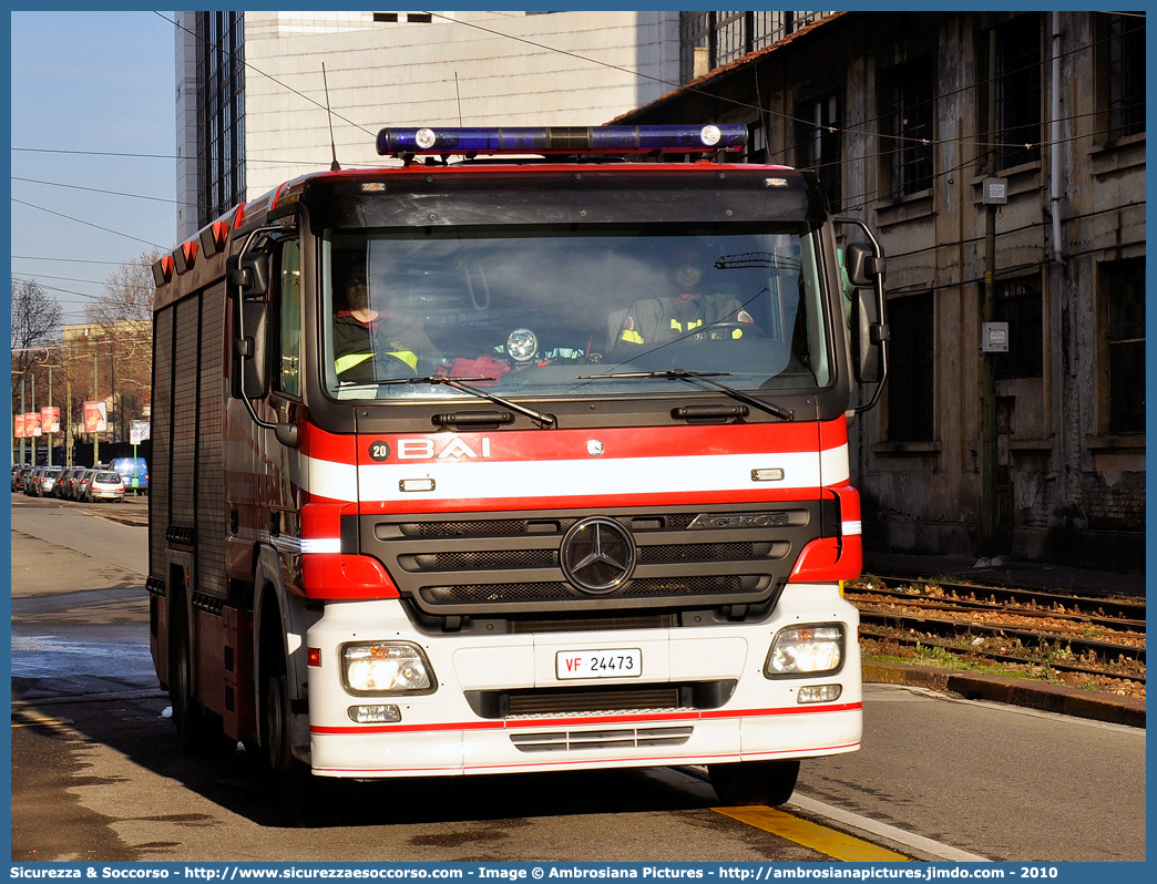 VF 24473
Corpo Nazionale Vigili del Fuoco
Mercedes Benz Actros 1841
Allestitore BAI S.r.l.
Parole chiave: VVF;V.V.F.;Corpo;Nazionale;Vigili;del;Fuoco;AutoPompaSerbatoio;APS;A.P.S.;Mercedes Benz;Actros;1841;BAI