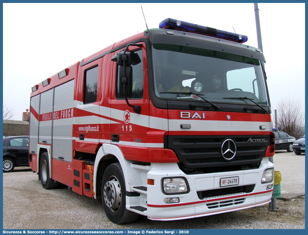 VF 24478
Corpo Nazionale Vigili del Fuoco
Mercedes Benz Actros 1841
Allestitore BAI S.r.l.
Parole chiave: VVF;V.V.F.;Corpo;Nazionale;Vigili;del;Fuoco;AutoPompaSerbatoio;APS;A.P.S.;Mercedes Benz;Actros;1841;BAI