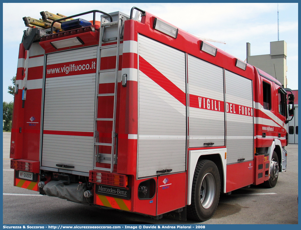 VF 24505
Corpo Nazionale Vigili del Fuoco
Mercedes Benz Actros 1841
Allestitore BAI S.r.l.
Parole chiave: VVF;V.V.F.;Corpo;Nazionale;Vigili;del;Fuoco;AutoPompaSerbatoio;APS;A.P.S.;Mercedes Benz;Actros;1841;BAI