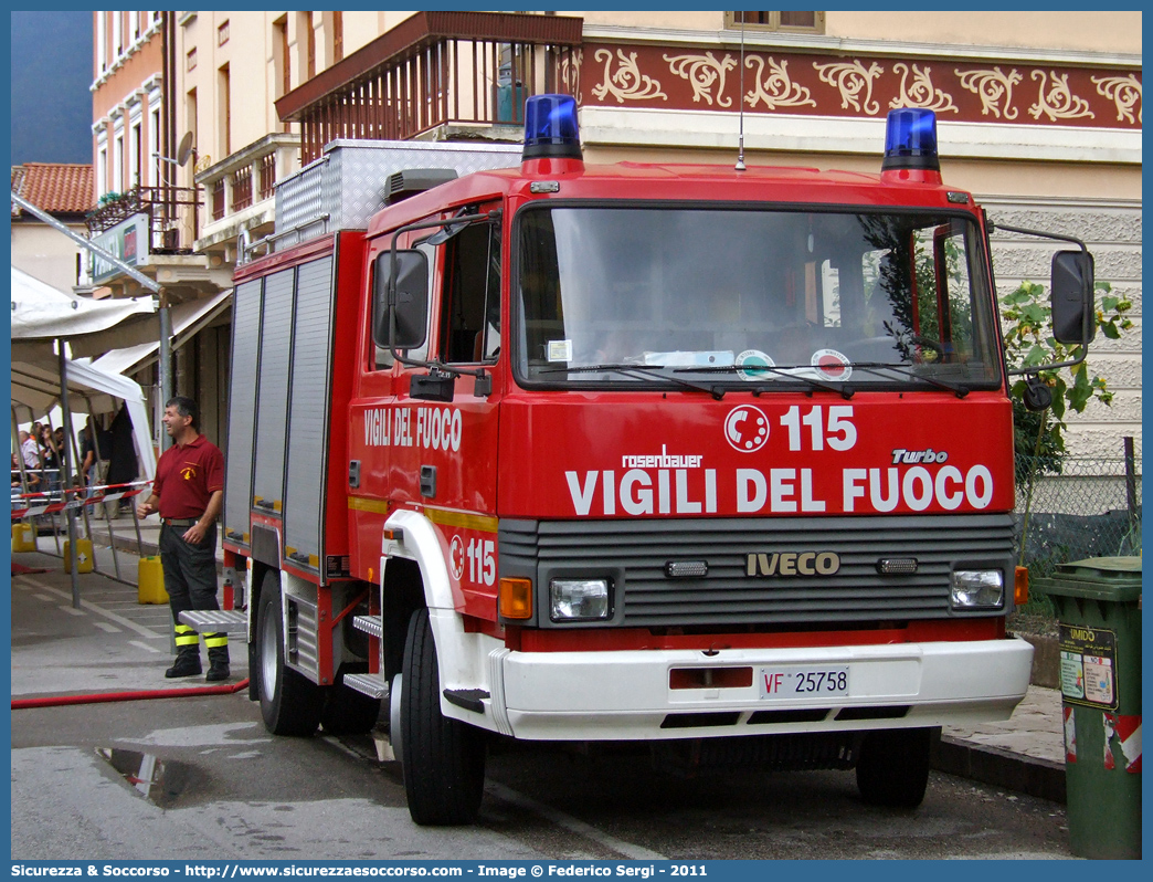 VF 25758
Corpo Nazionale Vigili del Fuoco
Iveco 115-17
Allestitore Rosenbauer International AG.
Parole chiave: VVF;V.V.F.;Corpo;Nazionale;Vigili;del;Fuoco;AutoPompaSerbatoio;APS;AutoPompa;Iveco;115-17;115;17