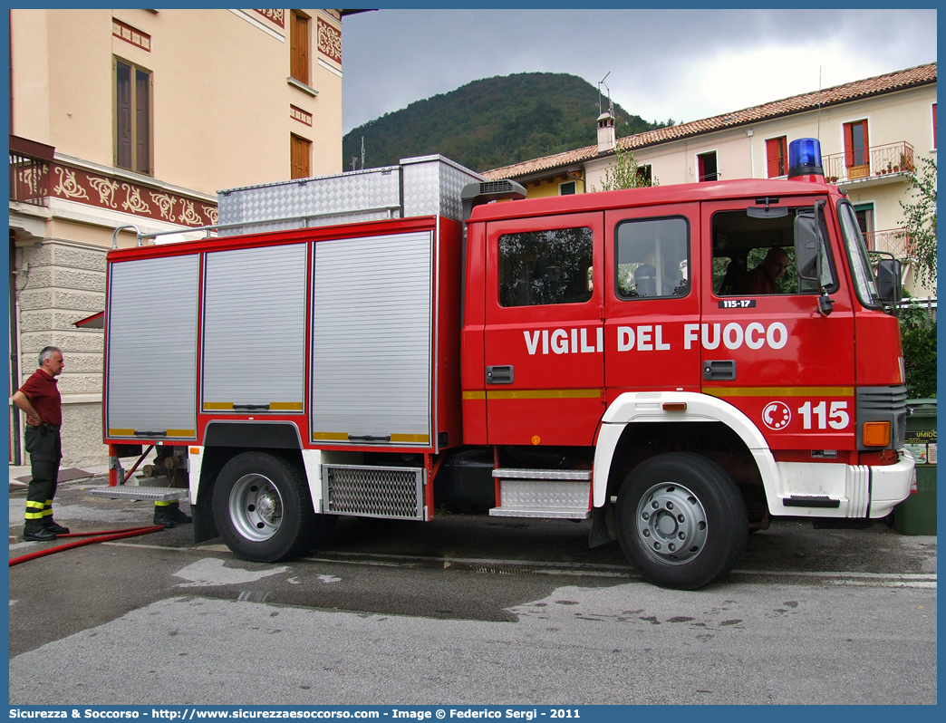 VF 25758
Corpo Nazionale Vigili del Fuoco
Iveco 115-17
Allestitore Rosenbauer International AG.
Parole chiave: VVF;V.V.F.;Corpo;Nazionale;Vigili;del;Fuoco;AutoPompaSerbatoio;APS;AutoPompa;Iveco;115-17;115;17