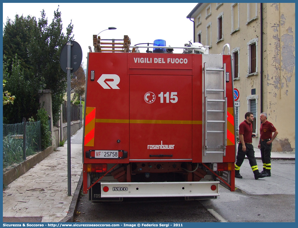 VF 25758
Corpo Nazionale Vigili del Fuoco
Iveco 115-17
Allestitore Rosenbauer International AG.
Parole chiave: VVF;V.V.F.;Corpo;Nazionale;Vigili;del;Fuoco;AutoPompaSerbatoio;APS;AutoPompa;Iveco;115-17;115;17