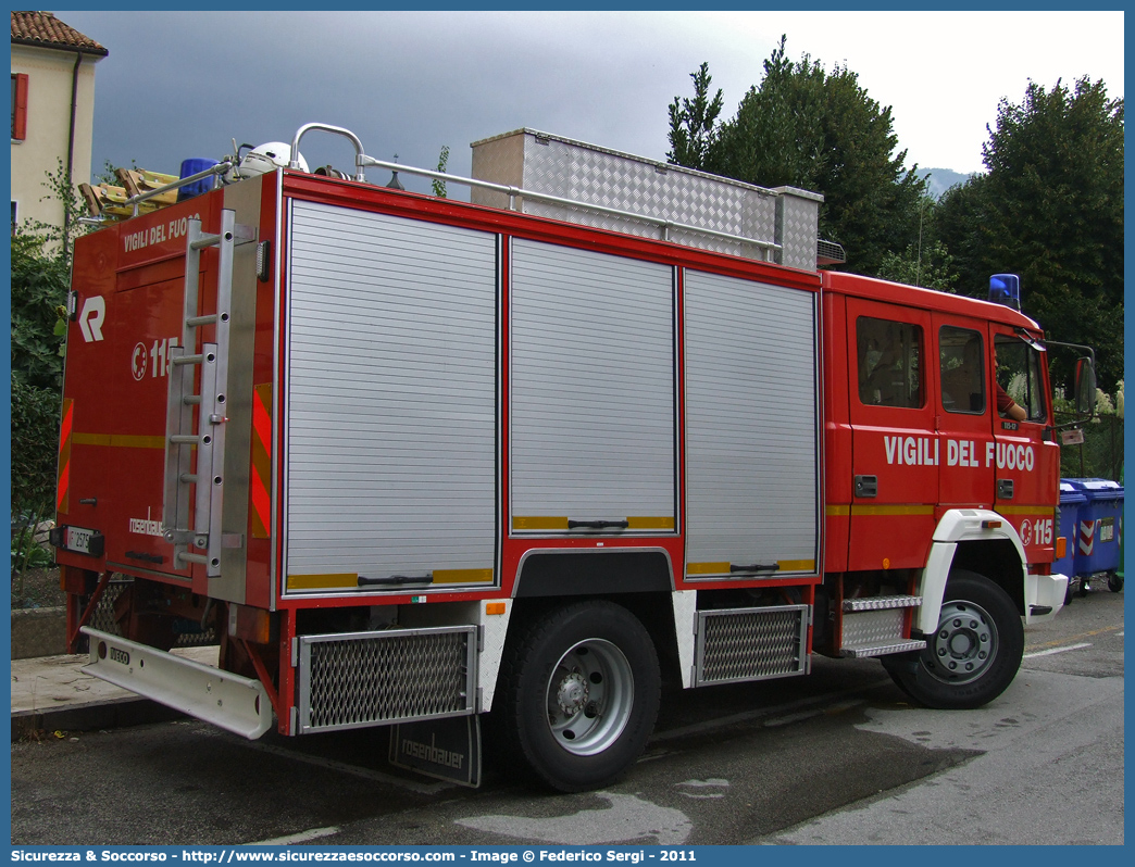 VF 25758
Corpo Nazionale Vigili del Fuoco
Iveco 115-17
Allestitore Rosenbauer International AG.
Parole chiave: VVF;V.V.F.;Corpo;Nazionale;Vigili;del;Fuoco;AutoPompaSerbatoio;APS;AutoPompa;Iveco;115-17;115;17