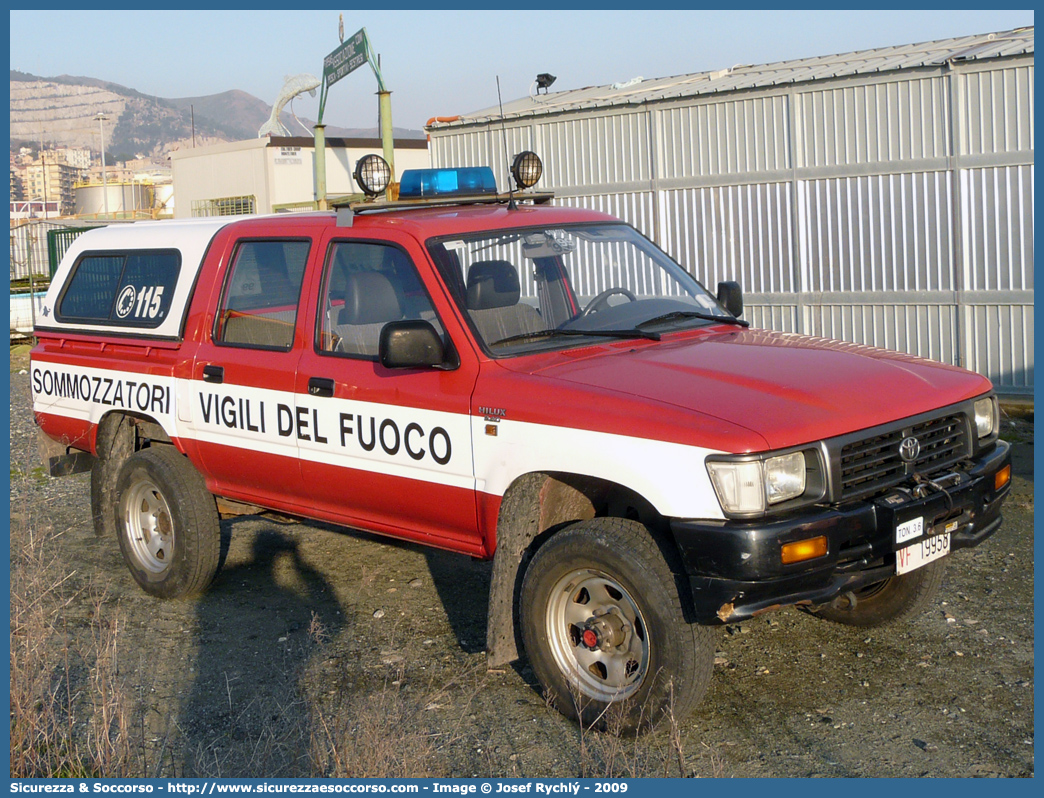 VF 19958
Corpo Nazionale Vigili del Fuoco
Nucleo Soccorso Subacqueo e Acquatico
Toyota Hilux V serie
Parole chiave: Corpo;Nazionale;Vigili del Fuoco;Vigili;Fuoco;Toyota;Hilux;NSSA;N.S.S.A.;Soccorso;Subacqueo;Acquatico;Sommozzatori;Subacquei