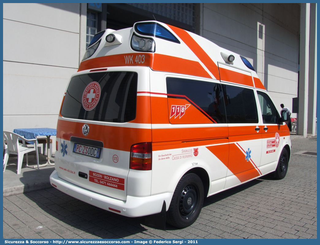 575 (WK 403)
Croce Bianca - Weisses Kreuz
Sezione di Bolzano - Sektion Bozen
Volkswagen Transporter T5 
Allestitore Ambulanz Mobile GmbH & Co. KG
Parole chiave: Croce Bianca;Weisses Kreuz;WK;Sezione;Bolzano;Sektion;Bozen;Volkswagen;Transporter;T5;Ambulanz Mobile