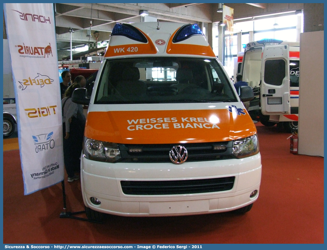 701 (WK 420)
Croce Bianca - Weisses Kreuz
Sezione di Bolzano - Sektion Bozen
Volkswagen Transporter T5 restyling
Allestitore Ambulanz Mobile GmbH & Co. KG
Parole chiave: Croce Bianca;Weisses Kreuz;WK;Sezione;Bolzano;Sektion;Bozen;Volkswagen;Transporter;T5;Ambulanz Mobile