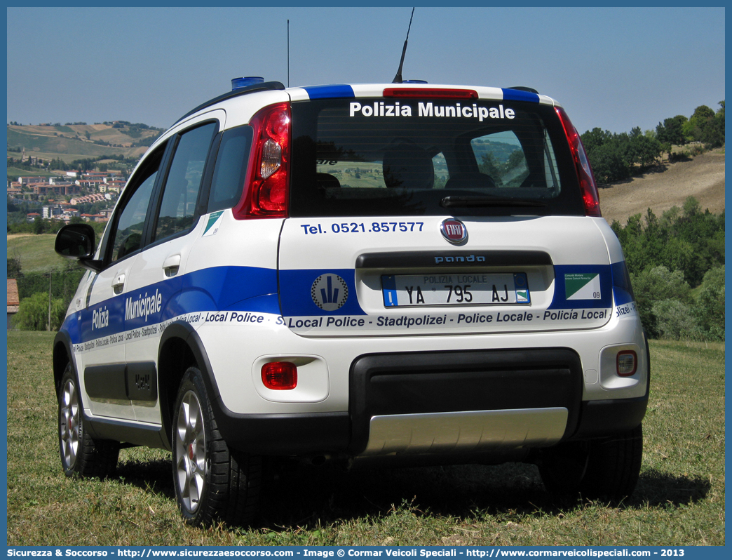 Polizia Locale YA795AJ
Polizia Municipale
Unione Montana Appennino Parma Est
Fiat Nuova Panda 4x4 II serie
Allestitore Cormar S.a.s.
Parole chiave: Polizia;Locale;Municipale;Parma Est;Langhirano;Lesignano de Bagni;Monchio delle Corti;Neviano degli Arduini;Palanzano;Tizzano Val Parma;Fiat;Nuova Panda;4x4;4 x 4;Cormar;YA795AJ;YA 795 AJ