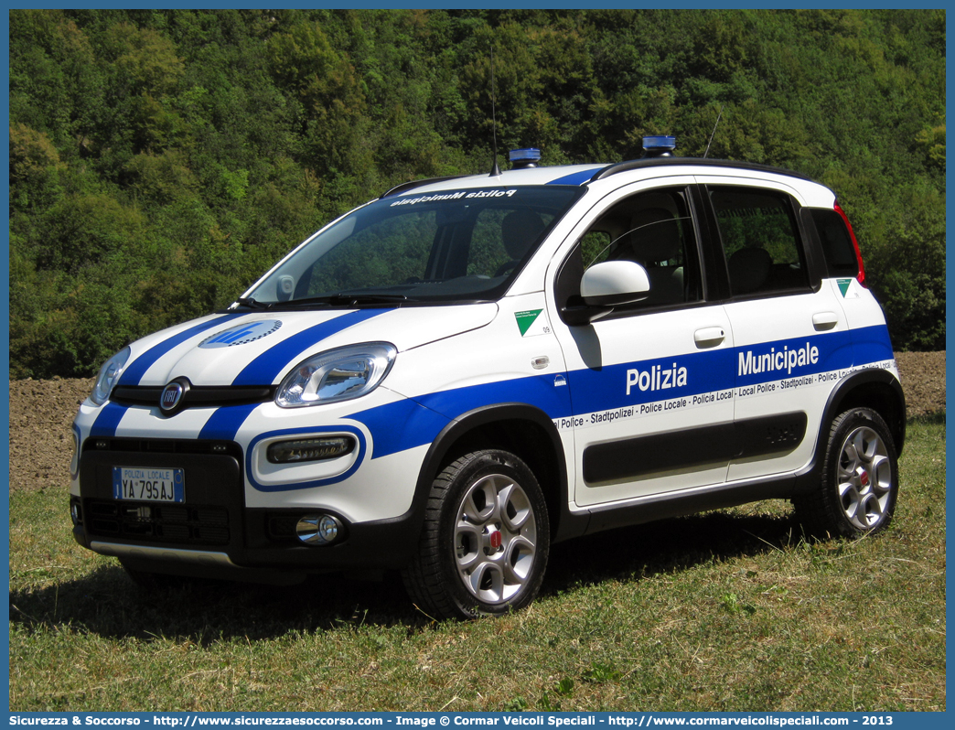 Polizia Locale YA795AJ
Polizia Municipale
Unione Montana Appennino Parma Est
Fiat Nuova Panda 4x4 II serie
Allestitore Cormar S.a.s.
Parole chiave: Polizia;Locale;Municipale;Parma Est;Langhirano;Lesignano de Bagni;Monchio delle Corti;Neviano degli Arduini;Palanzano;Tizzano Val Parma;Fiat;Nuova Panda;4x4;4 x 4;Cormar;YA795AJ;YA 795 AJ