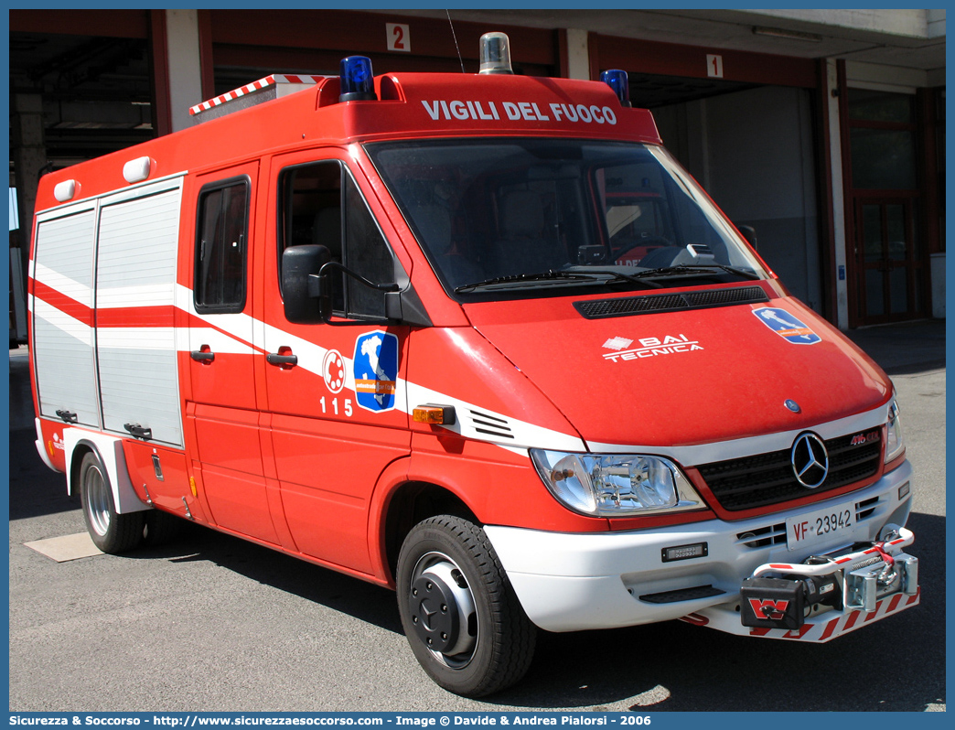 VF 23942
Corpo Nazionale Vigili del Fuoco
Mercedes Benz Sprinter 416 I serie restyling
Allestitore BAI S.r.l.
Parole chiave: Corpo;Nazionale;Vigili del Fuoco;Vigili;Fuoco;Polisoccorso;Mercedes Benz;Sprinter;416;BAI;B.A.I.;Tecnica;VF23942;VF 23942